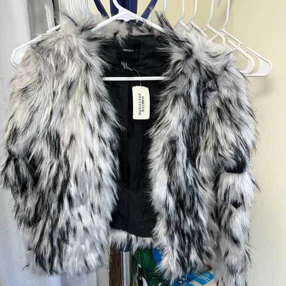 NWT Forever 21 Black White Faux Leather Fur Jacket - Picture 1 of 5